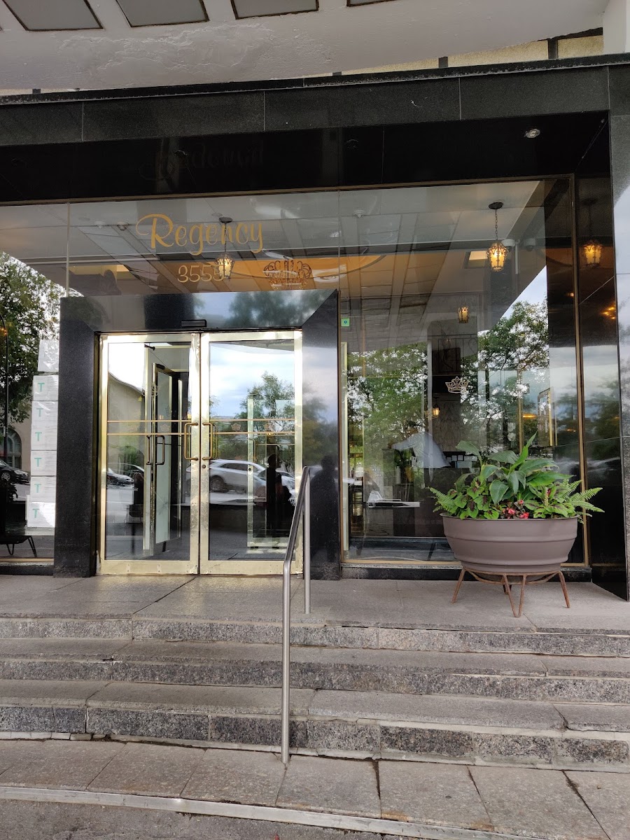 1595 Dr.Penfield by Ellegancia